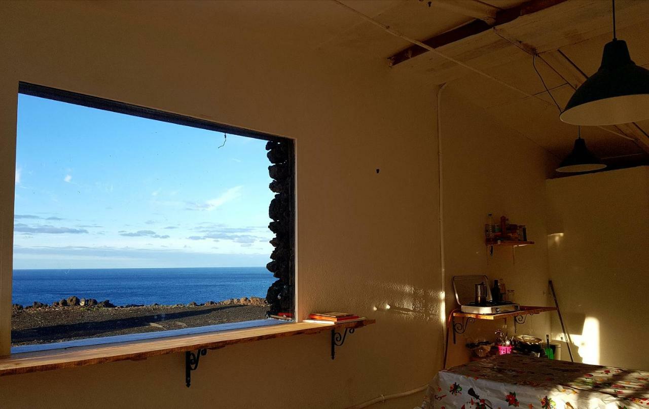 Basic En-Suite Bedroom By The Sea Guinea Buitenkant foto