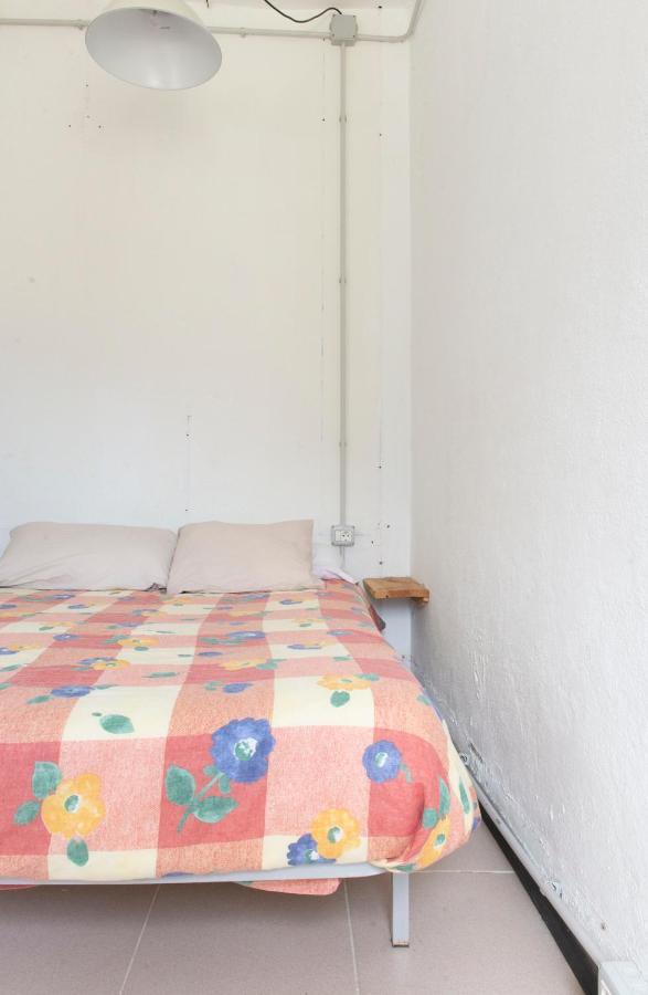 Basic En-Suite Bedroom By The Sea Guinea Buitenkant foto