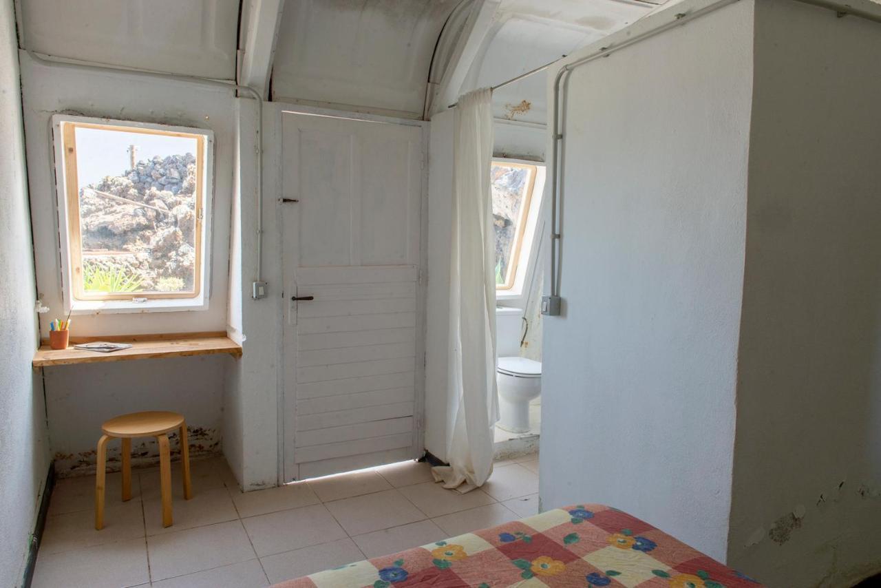 Basic En-Suite Bedroom By The Sea Guinea Buitenkant foto