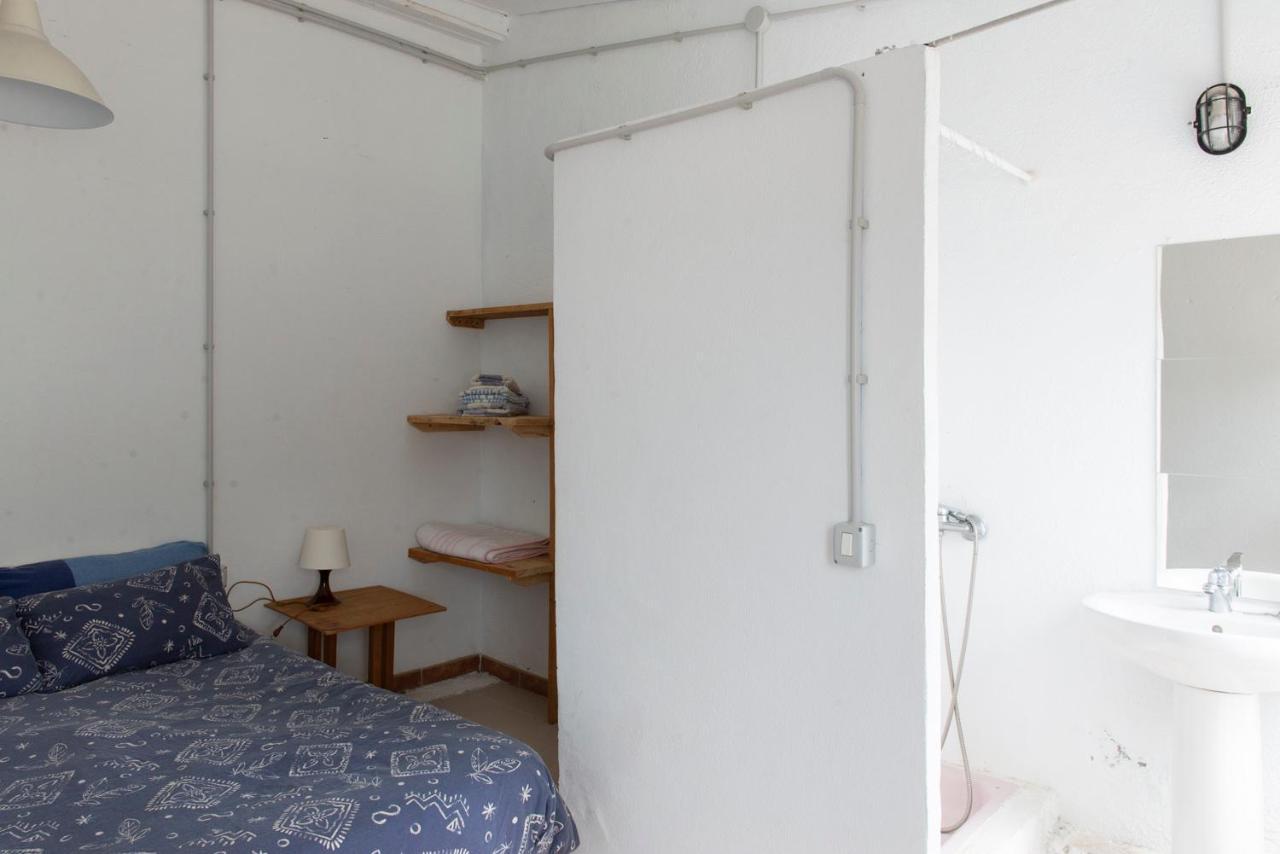 Basic En-Suite Bedroom By The Sea Guinea Buitenkant foto