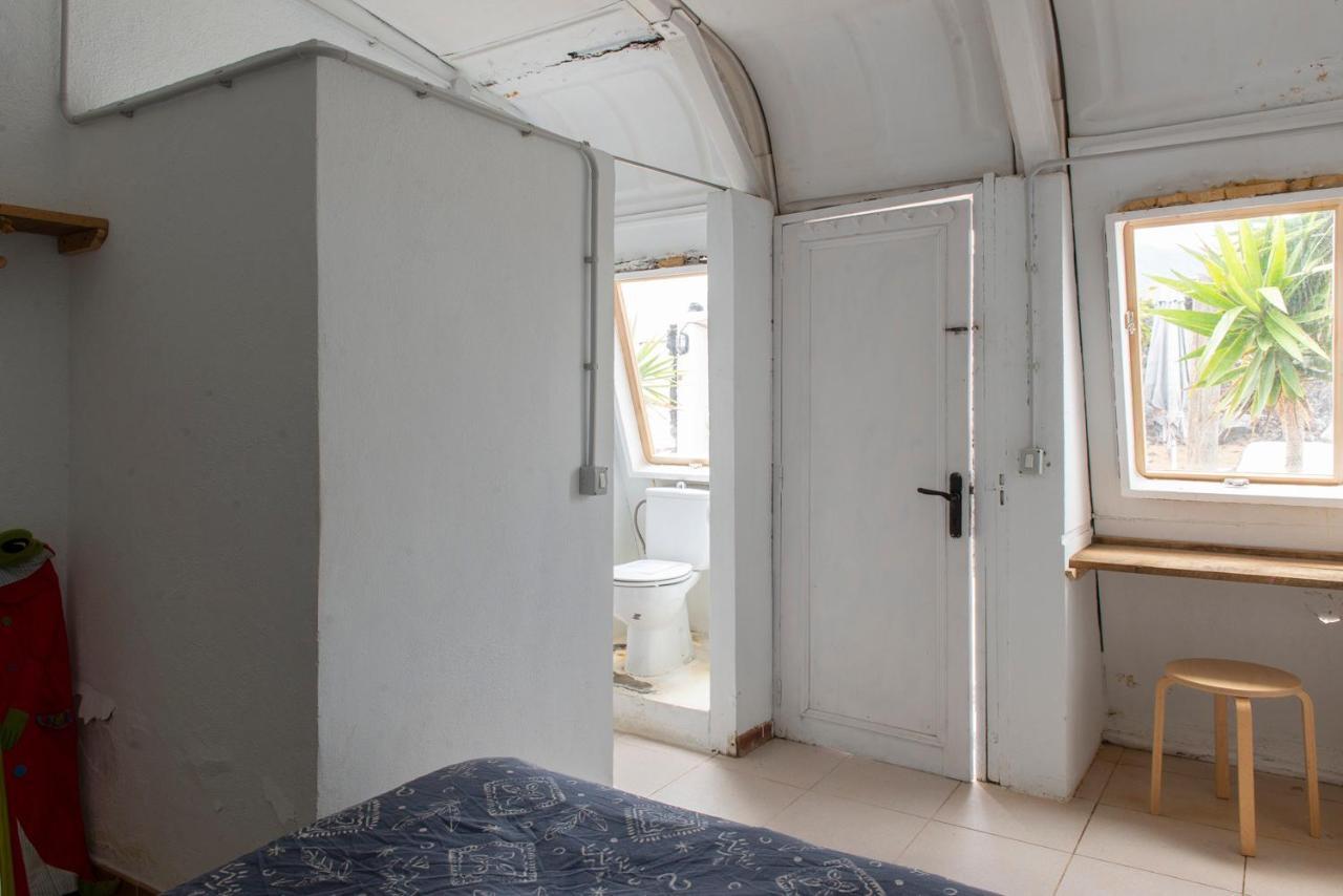Basic En-Suite Bedroom By The Sea Guinea Buitenkant foto